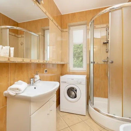 Wyjatkowy Z Parkingiem Blisko Morza By Renters Apartment